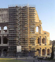 Colosseo, svelate le prime arcate dopo la pulizia Colosseo, svelate le prime arcate dopo la pulizia