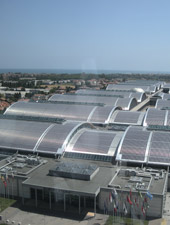 Sui padiglioni di Rimini Fiera realizzato l’impianto fotovoltaico più grande d’Italia Sui padiglioni di Rimini Fiera realizzato l’impianto fotovoltaico più grande d’Italia