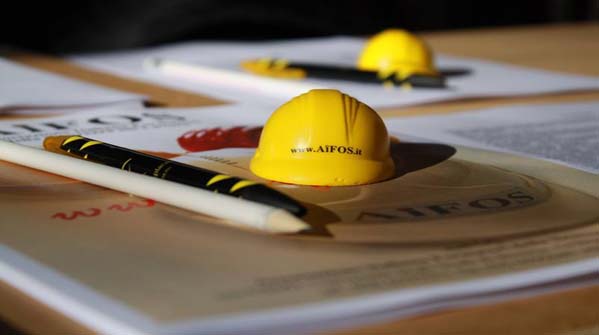 Unire le forze per tutelare meglio sicurezza e salute dei lavoratori Unire le forze per tutelare meglio sicurezza e salute dei lavoratori