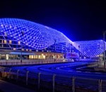 archivio-YAS_Hotel_lights_up_with_LEDs_