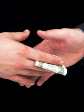 La corruzione e l’irregolarità mettono in difficoltà le imprese virtuose, rappresentando un problema cronico del nostro settore La corruzione e l’irregolarità mettono in difficoltà le imprese virtuose, rappresentando un problema cronico del nostro settore